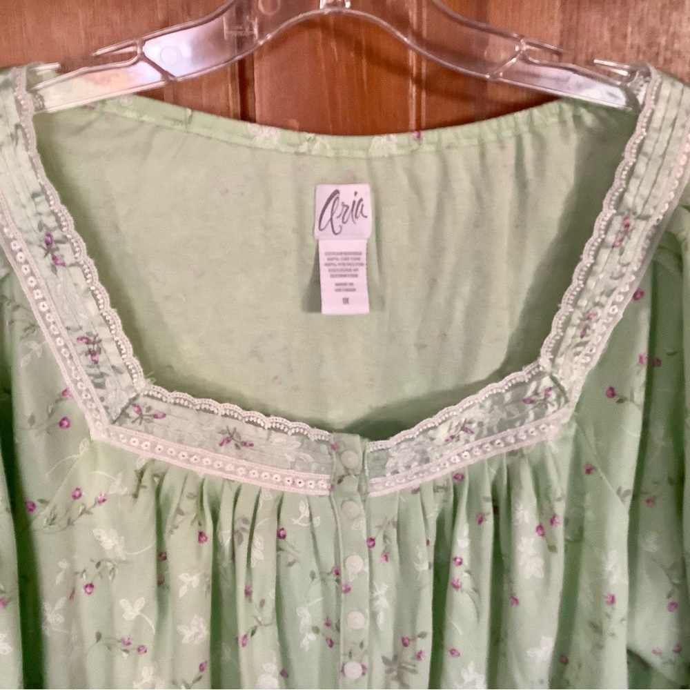 New with Tag ARIA 1X Nightgown mint green with Lace Detail NWT
